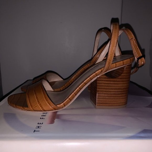 M. Gemi "The Scena" Heeled Sandal - Picture 4 of 8